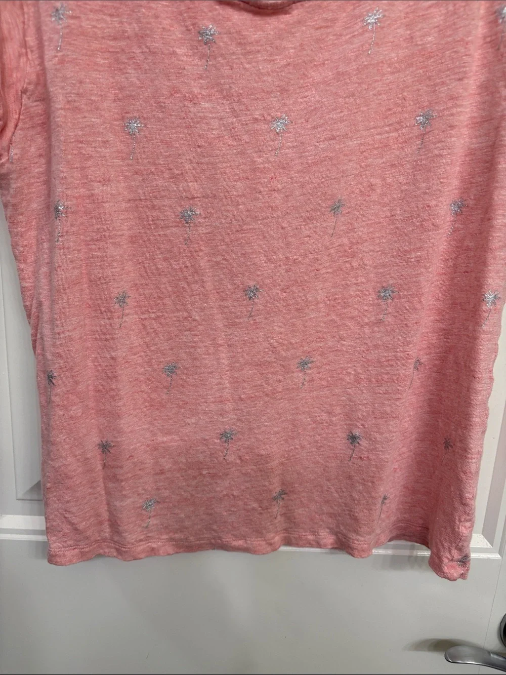 Tommy Bahama Coral Short Sleeve Tee with Silver Palm Trees 100% linen - Picture 3 of 9